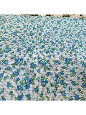 Vintage 60s Blue & White Cotton 5 yds Floral Grid Pattern 37W x 182L Lightweight